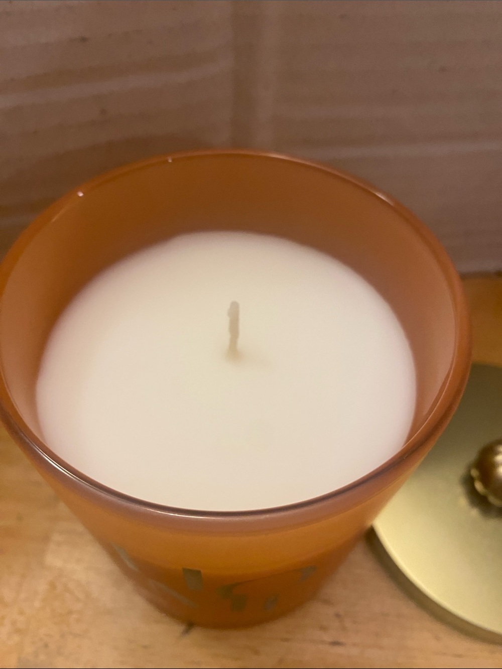 Pumpkin spice scented candle in glass jar and gold pumpkin lid says HOME NWT - Picture 3 of 5